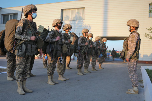 Batystaǵy áskerıler dabylmen kóterildi