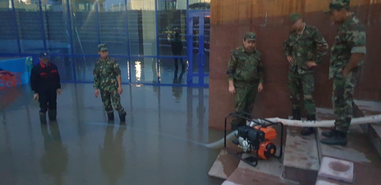 Batys Qazaqstanda nóser jaýyn jolaýshylar men turǵyndardy ábigerge saldy