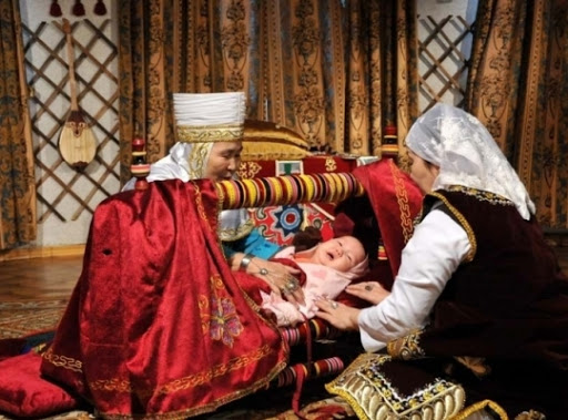 Ulttyq qundylyq – tárbıe ózegi