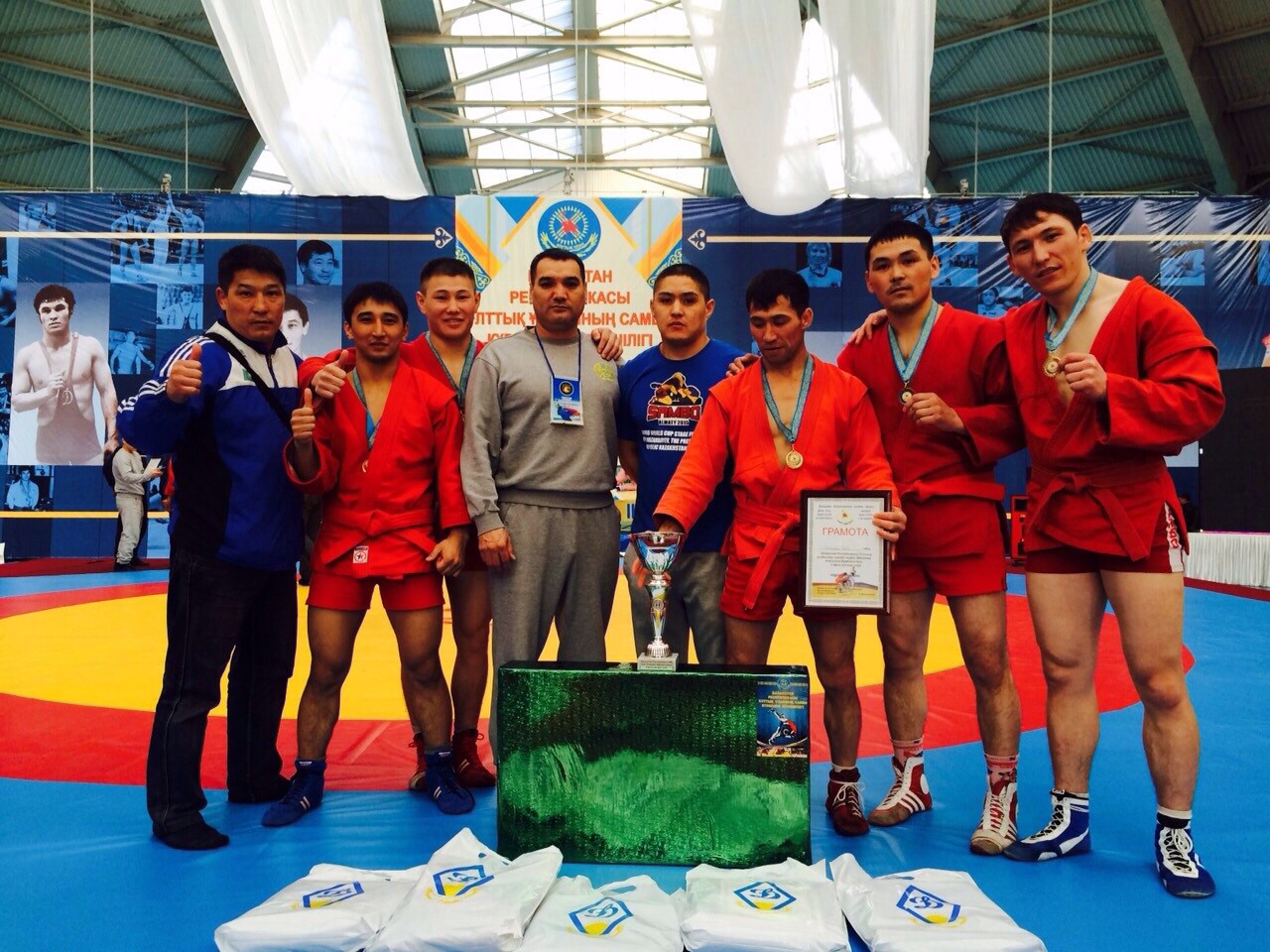 Chempıondardy úlken ómirge jeteleıtin mektep