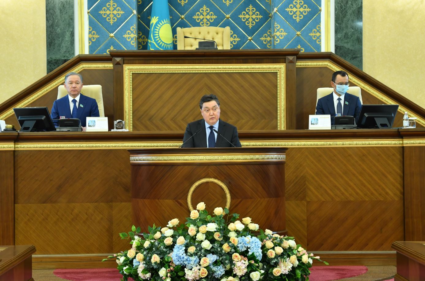 Ekonomıkada oń serpin bar