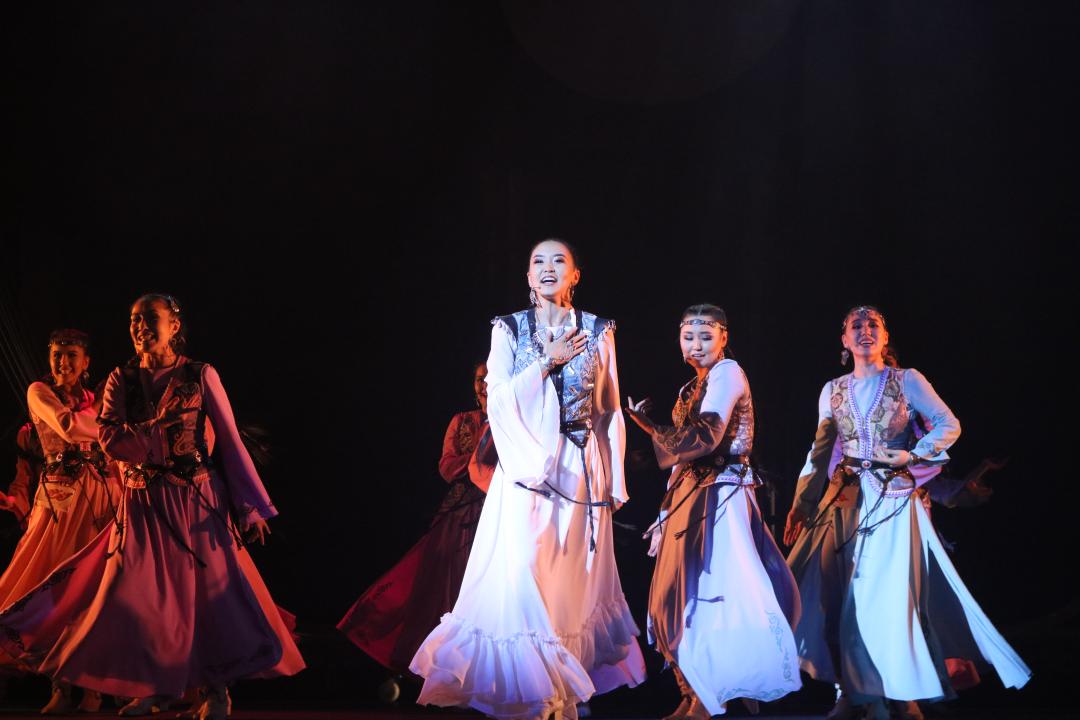 Tamashaǵa toly teatr toıy