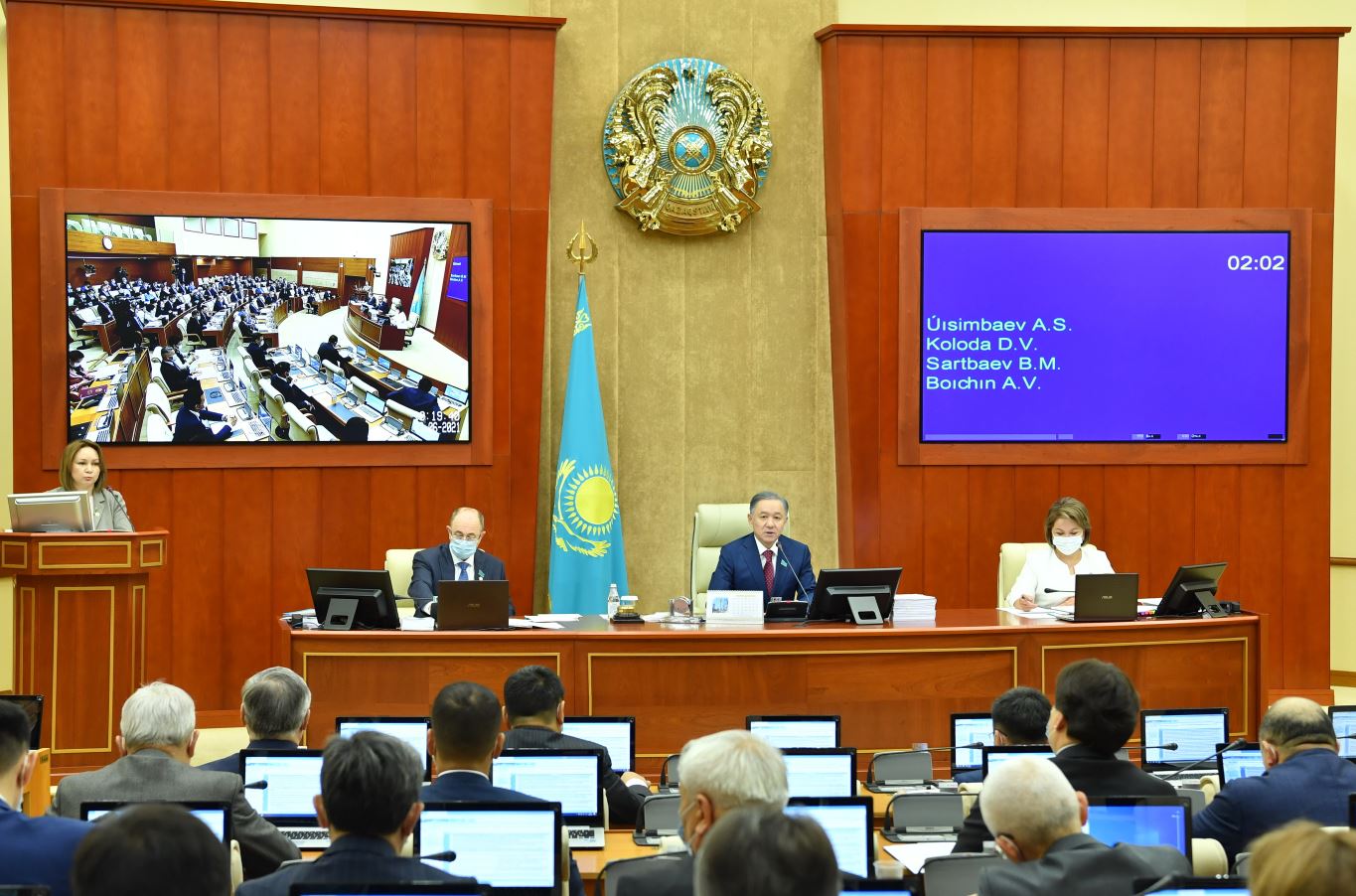 Májilis alǵashqy sessııasyn aıaqtady. Depýtattar endi óńirlerdi aralap, saılaýshylarmen kezdesedi