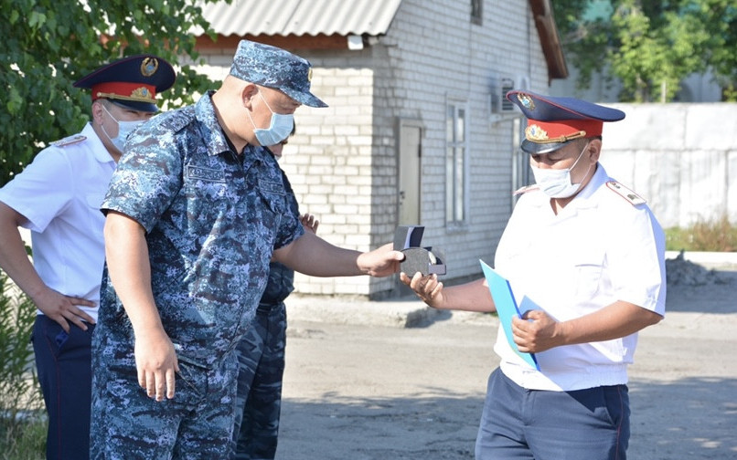 ShQO-da eńbegi sińgen qyzmetkerlerge qurmet kórsetildi