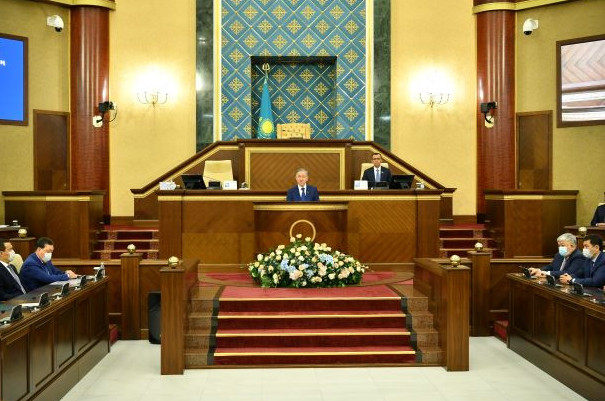 Jańarǵan Májilistiń jumysy nátıjeli. Jetinshi shaqyrylymdaǵy Parlamenttiń birinshi sessııasy aıaqtaldy