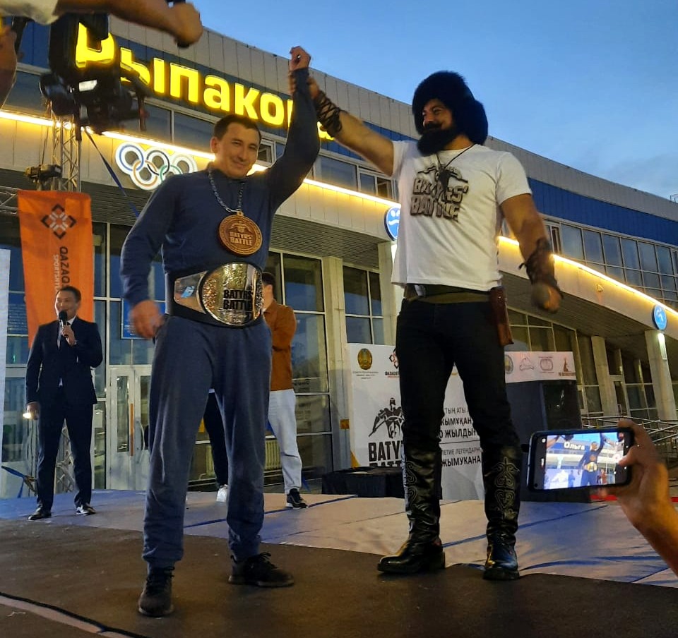 Sonymen, «Batyrs Battle» saıysynda kúsh synasqan Maksım Osıpov, Aleksandr Nıkıtın, Roman Kaýnov, Evgenıı Epıfanov, Andreı Lıýtovskıı syndy balýandardyń ishinen basym túsken grek-rım kúresinen sport sheberi Salaýat Ahmetqalı boldy. Uıymdastyrýshy Sergeı Syrýlnıkovtyń aıtýynsha, «Batyrs Battle» saıysynyń núktesi tamyz aıynda Nur-Sultan qalasynda qoıylady.