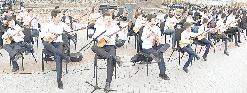 Qasıetińnen aınalaıyn, dombyra!