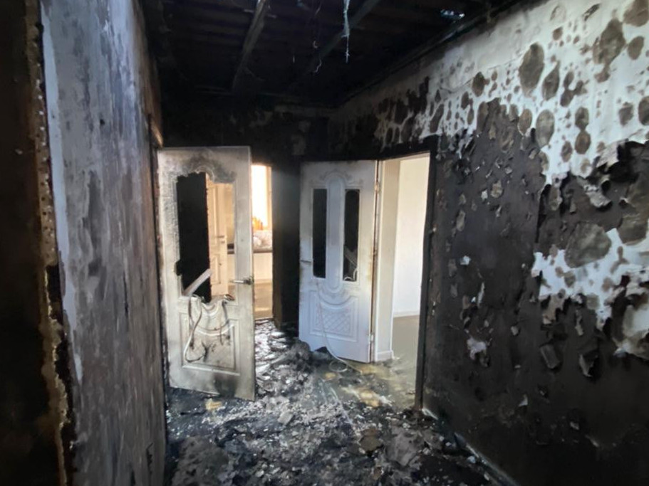 Atyraýda turǵyn úıdegi órtten bir adam kóz jumdy