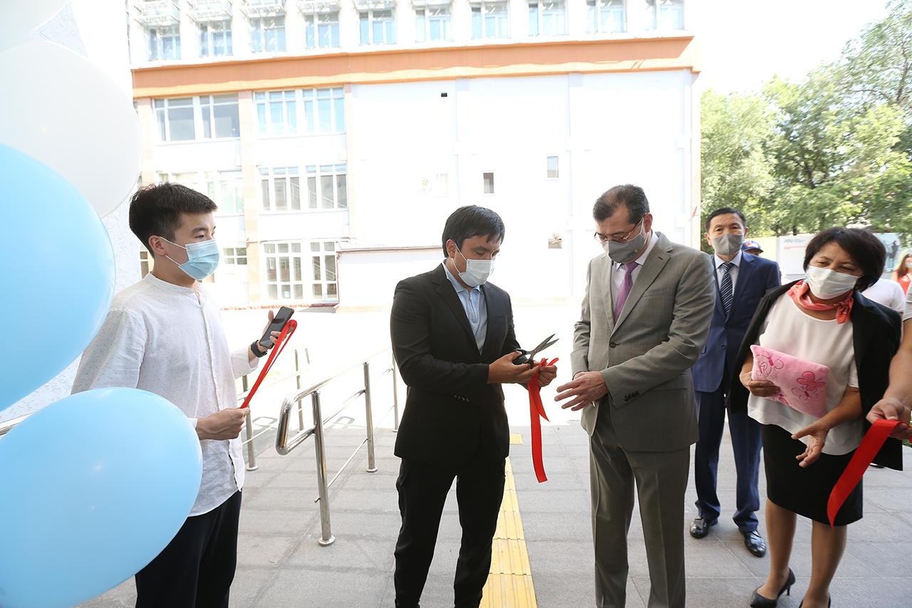 Almatyda meıramhana-qonaq úı qyzmetkeleri  men kondıterler daıarlaıtyn ortalyq ashyldy