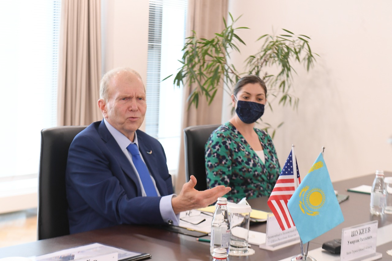 AQSh elshisi: Túrkistannyń jańasha damýynan keremet áser aldym