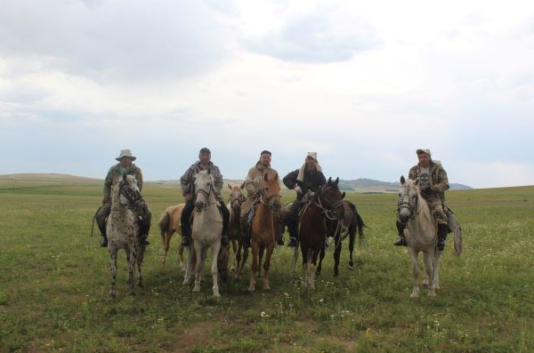 Salt atty ekspedısııa Semeıge keldi