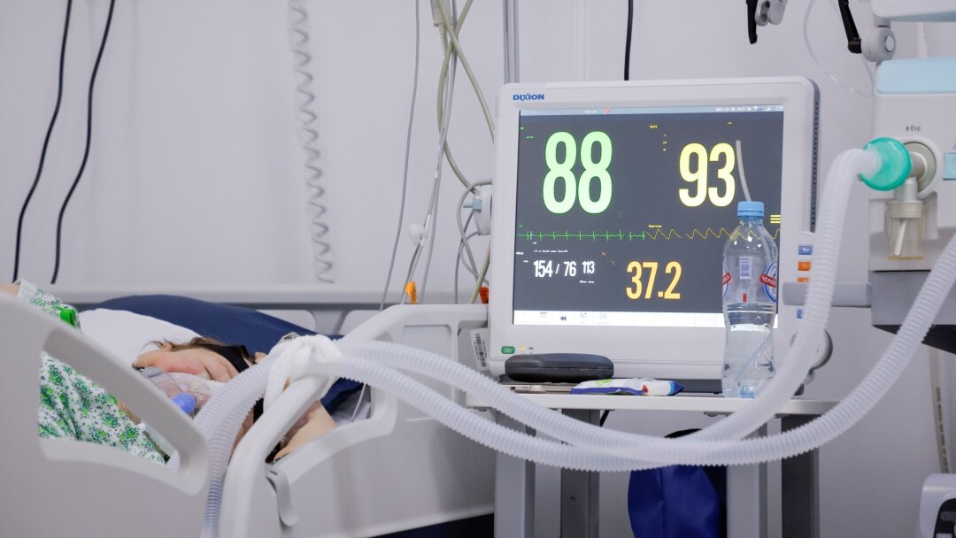 Atyraýda koronavırýs juqtyrǵan 4 naýqas jasandy apparatqa qosylǵan