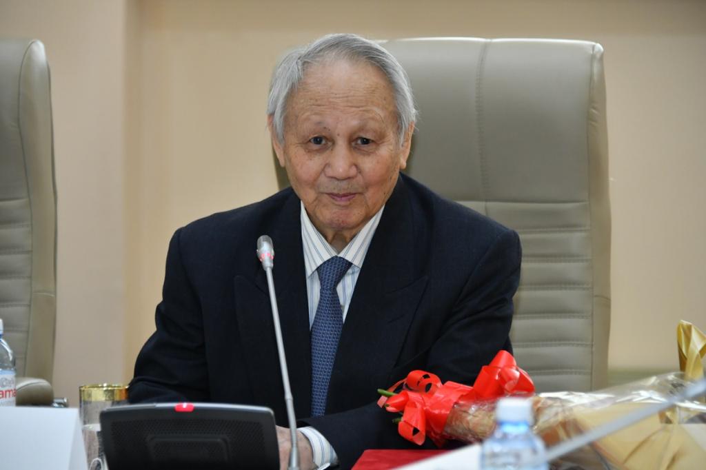 Ataýlardyń astaryn ashqan abyz