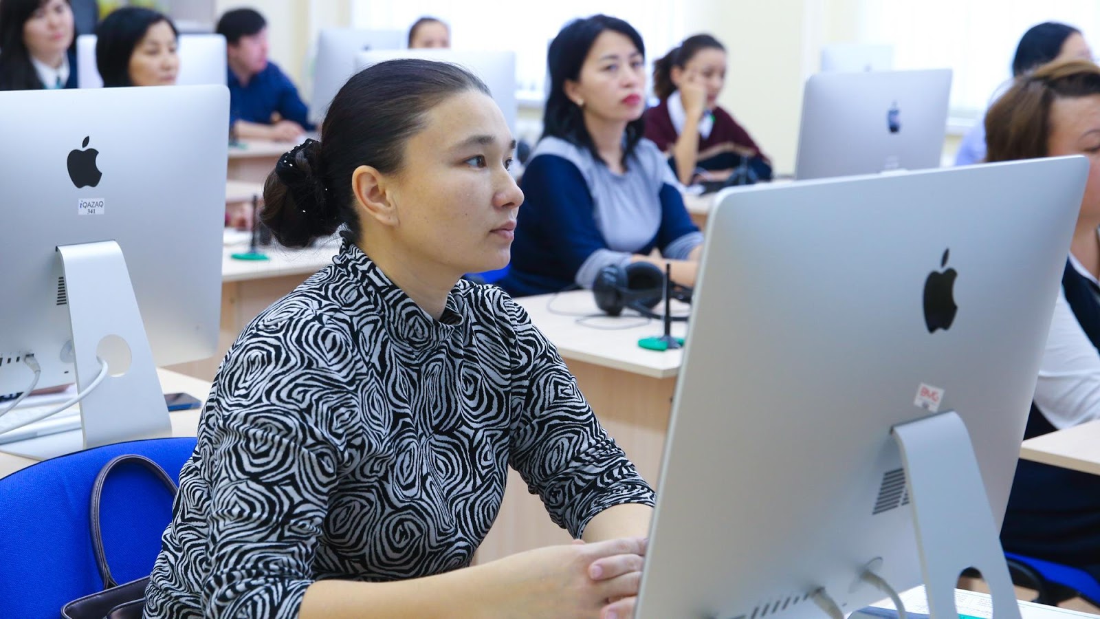 Jas mamanǵa jumys joq...