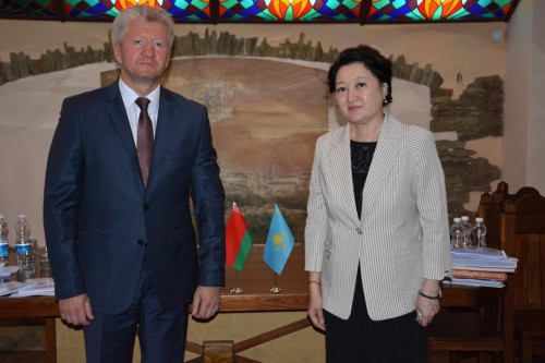 Mádenı baılanystyń mańyzy zor