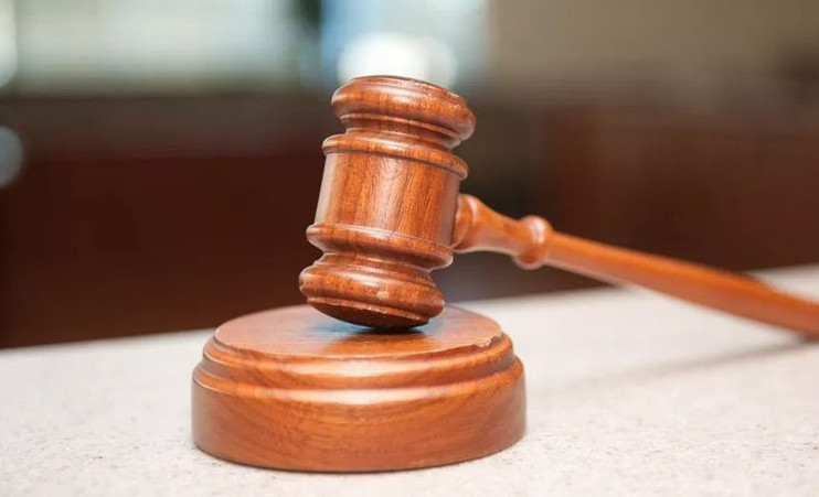 Qashyqtan urlanǵan qarajat. Atyraýdaǵy emhanadan 70 mln teńgeni jymqyrǵandar sottaldy