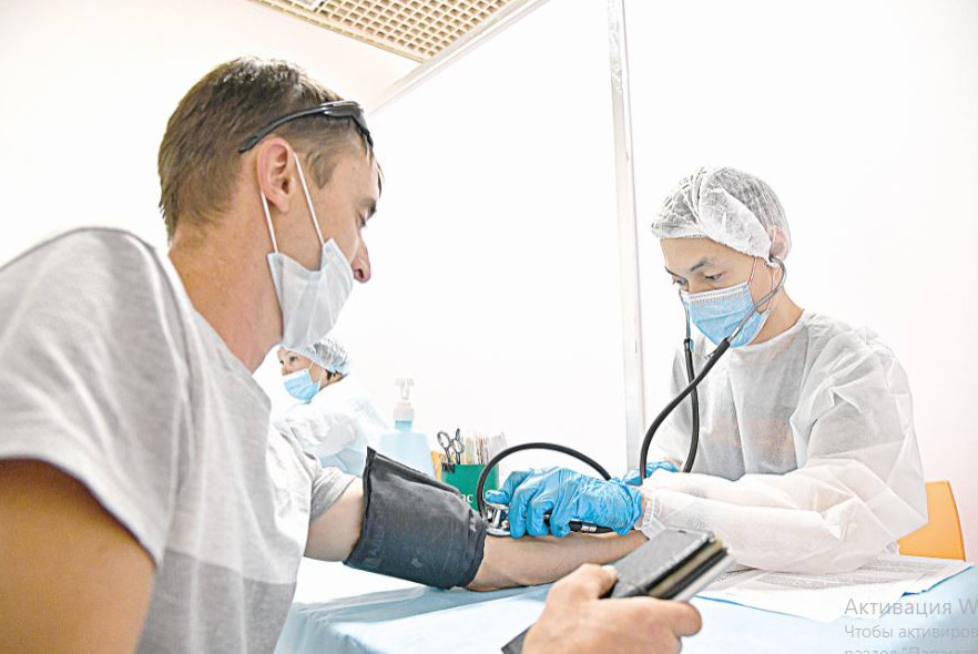 Astanada aýrýy asqynǵan adam kóp