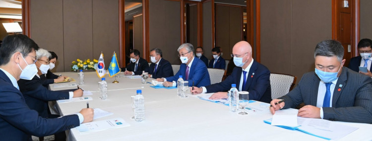 QR Prezıdenti Ońtústik Koreıanyń iri kompanııa basshylarymen kezdesý ótkizdi