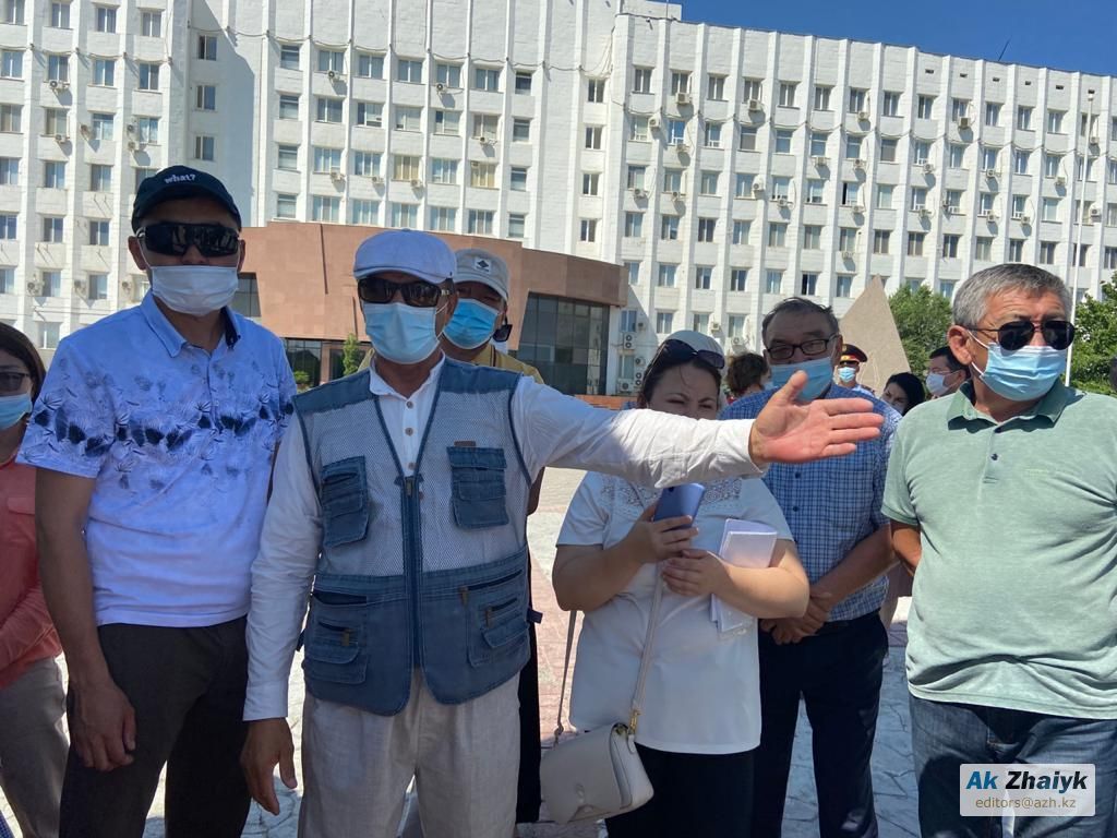 Atyraýda jalaqysyn ala almaǵandar narazylyqqa shyqty