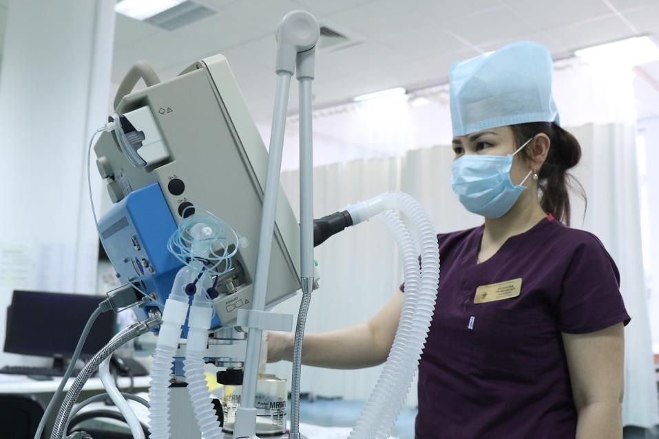 Atyraýda 10 myńǵa jýyq adam koronavırýspen aýyryp jatyr