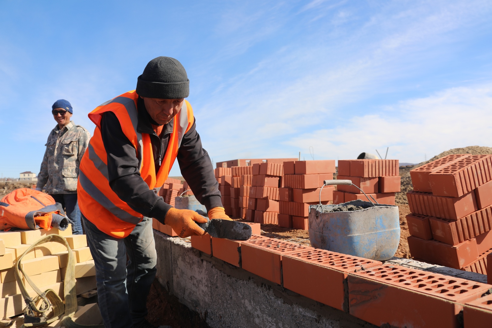 Mańǵystaýda 2 medısınalyq ortalyqtyń qurylysy bastaldy