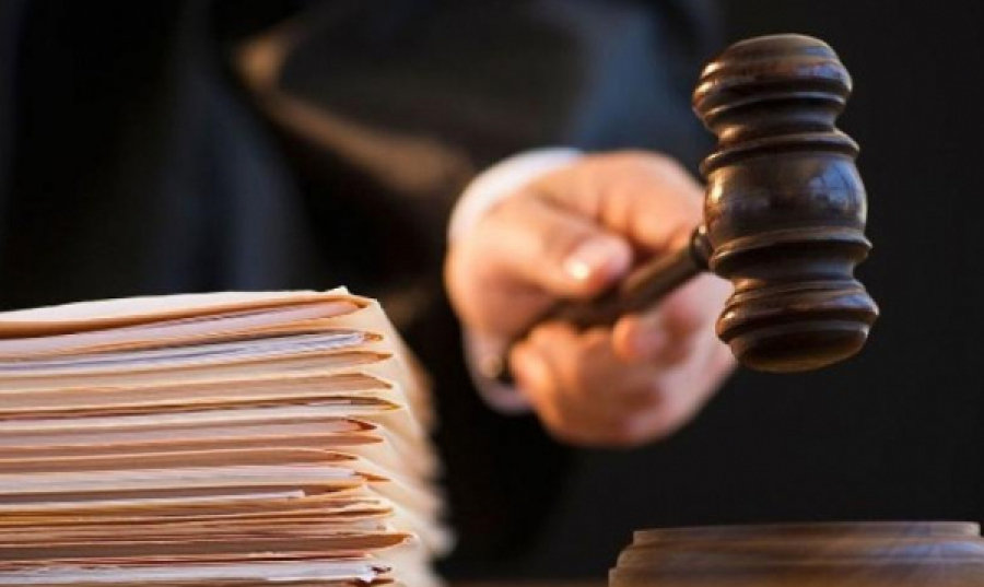 Almaty oblysynda ógeı qyzyn zorlady dep aıyptalǵan er adam aqtalyp shyqty