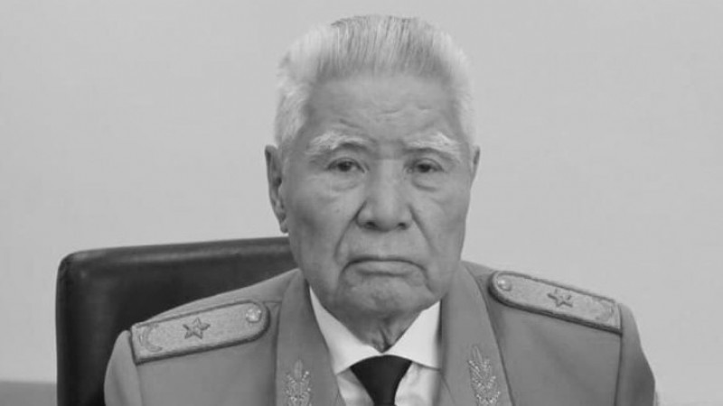 Sábet Jaqypbekov dúnıeden ótti