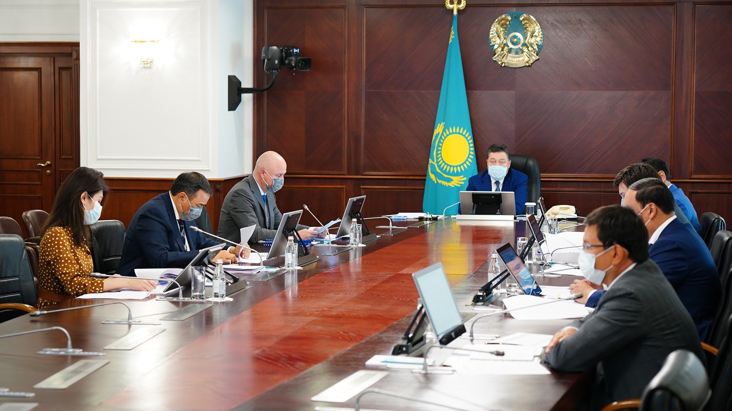 A.Mamın demalys kúngi lokdaýn máselesin jeńildetýdi tapsyrdy