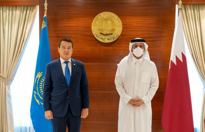 Qatarmen ınvestısııalyq yntymaqtastyqty keńeıtedi