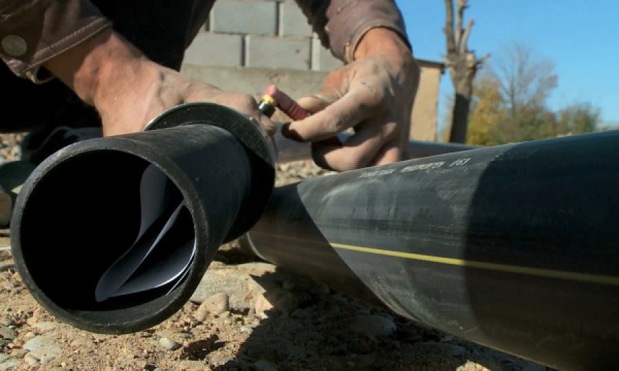 Oralda qubyr jarylyp, 13 kópqabatty úı sýsyz qaldy