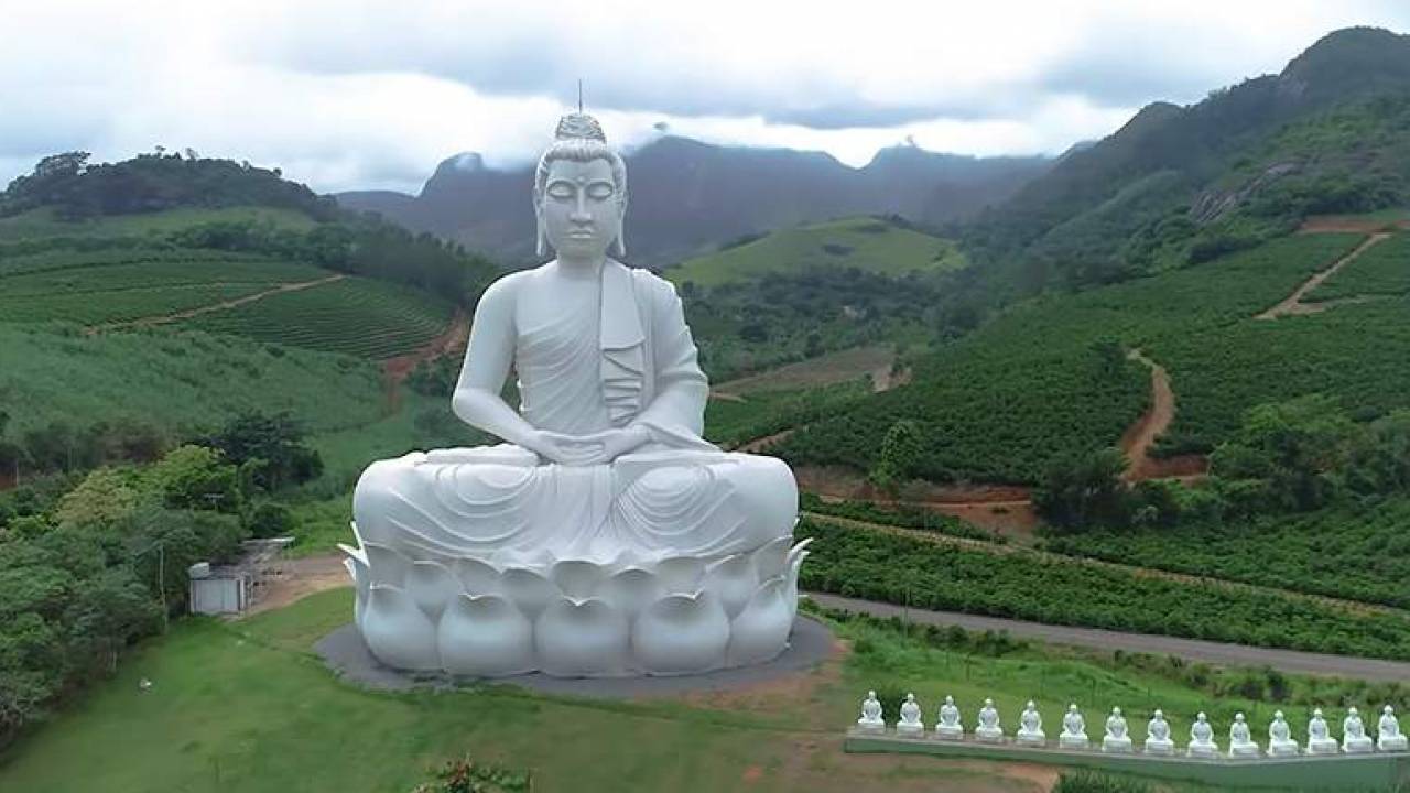 Brazılııada Hrıstos músininen de bıik Býdda eskertkishi ornatyldy