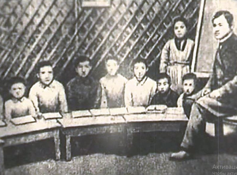 Uly ustaz mektepti qalaı ashty?