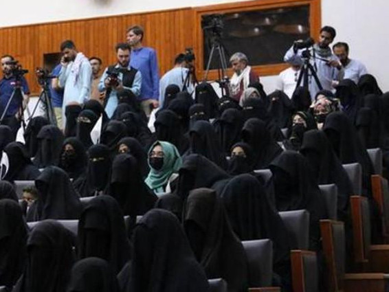 Aýǵanstan ýnıversıtetterinde erler men áıelder bólek oqıdy