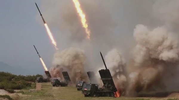 Soltústik Koreıa jańa qanatty zymyrandy synaqtan ótkizdi