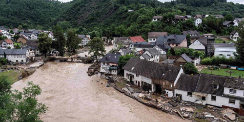 Saıası bóget buzylǵan kezde