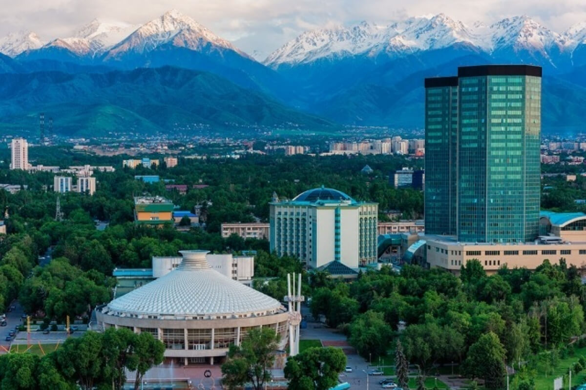 Almatyda qala kúni qalaı toılanady?