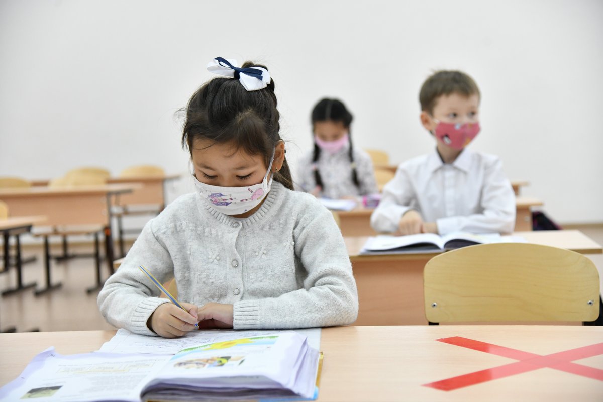 Mıllıon oqýshyǵa mektepten oryn taba alamyz ba?