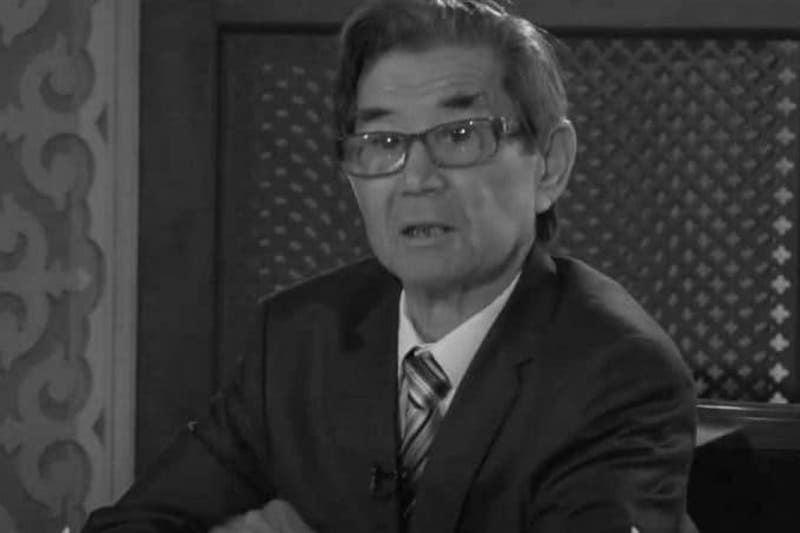 Prezıdent aqyn Rafael Nııazbektiń otbasyna kóńil aıtty