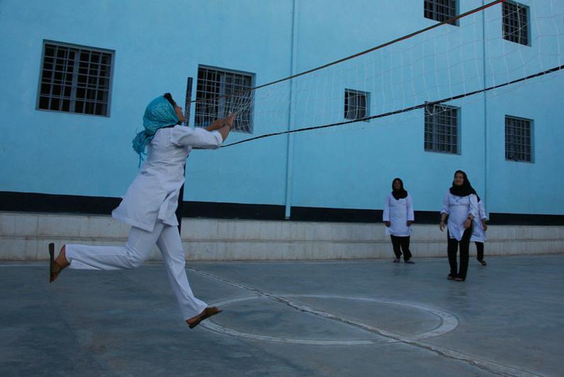 IýNESKO Aýǵanstanda qyz balalardyń mektepte oqymaý máselesine alańdaýshylyq bildirdi