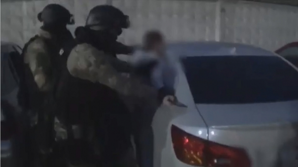 Pavlodarda qymbat kólikterdiń aınasyn urlaǵan kúdikti ustaldy