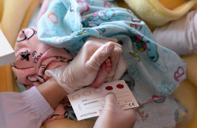 Náresteńiz neonataldyq skrınıngten ótti me?