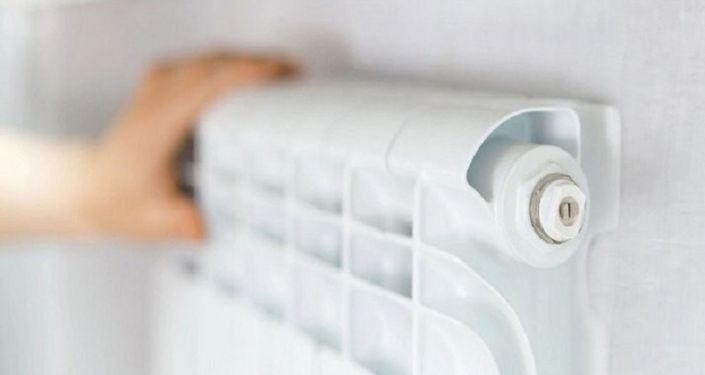 Qys kelmeı-aq qaltyrap otyr