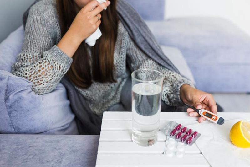 Atyraý oblysynda koronavırýstan 710 adam úıinde emdelip jatyr