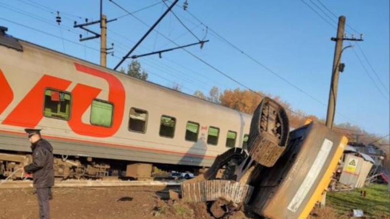 Reseıde 336 jolaýshysy bar poıyz júk kóligimen soqtyǵysty