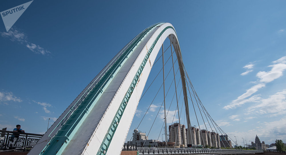 Elorda polıseıleri kópirden sekirgen júkti áıeldi qutqaryp qaldy