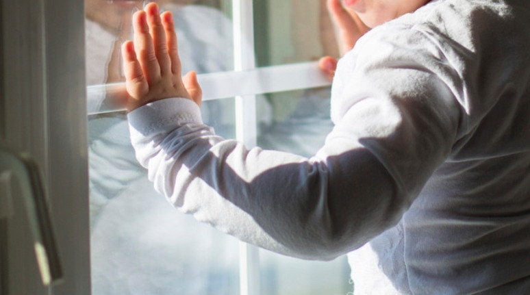 Balalardyń bıikten qulaý deregi jıiledi