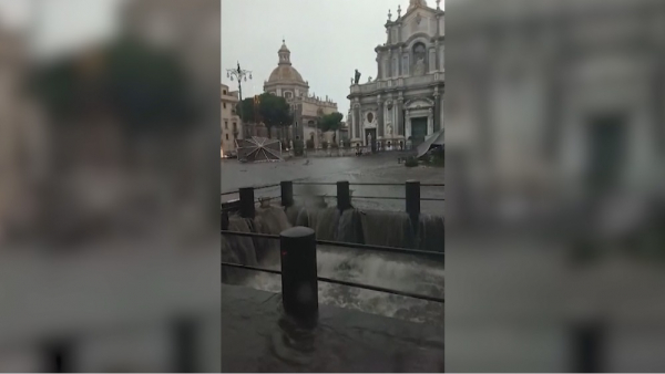 Katanııa qalasyn sý basty