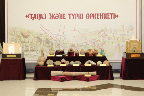 Taraz jáne Túrki órkenıetiniń ónegesi