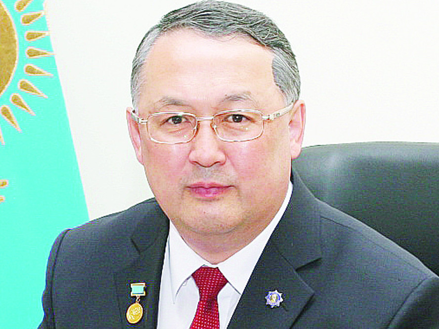 Taǵylymy tereń, óresi bıik