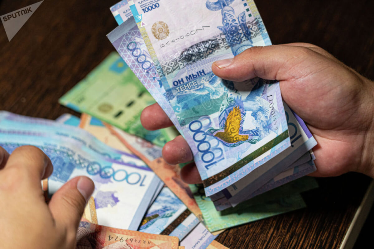 «Aqysyz oqýǵa túsiremin» dep aqsha alǵan alaıaq ustaldy